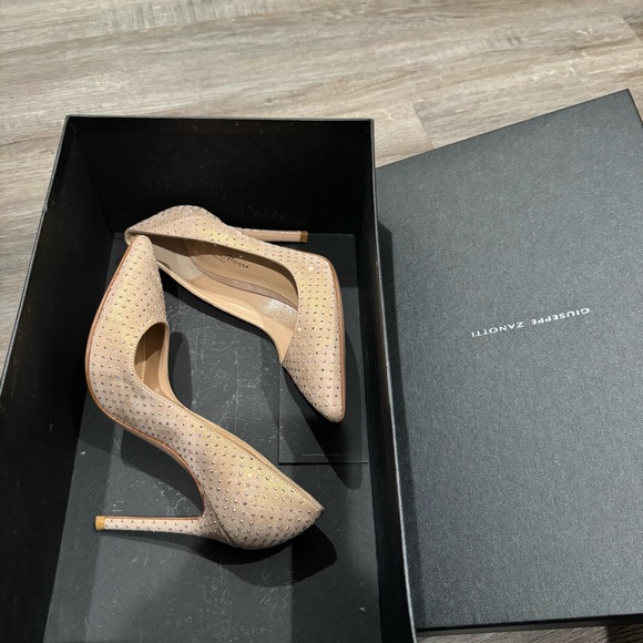 Gianvito Rossi Embellished Crystal Suede Leather Tan Pump Heels - Picture 15 of 16